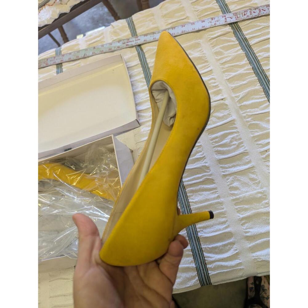 Nine West Yellow Gold Suede Pumps Heels Women's Shoes 9 M Pointed Toe